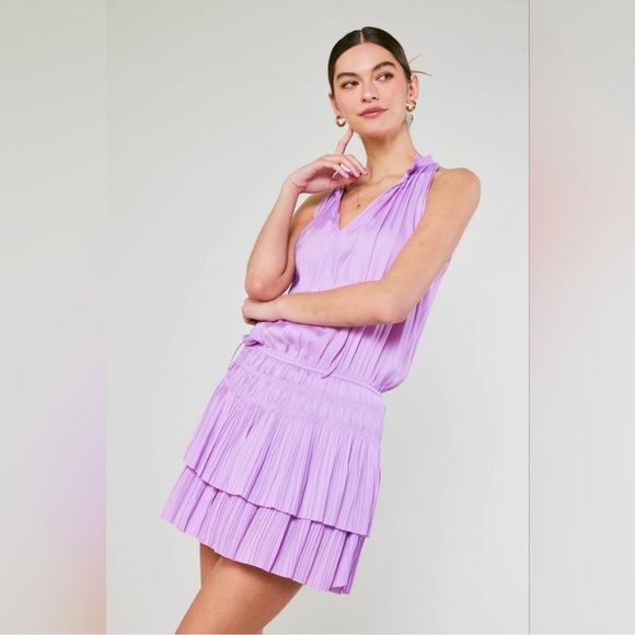 Current Air Dresses & Skirts - ❤️ Current Air ‘Zoey’ Lavender Pink Gathered Mini Dress